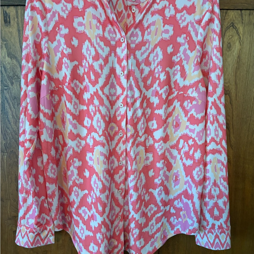 Chic Pink and White Patterned Button Down Shirt